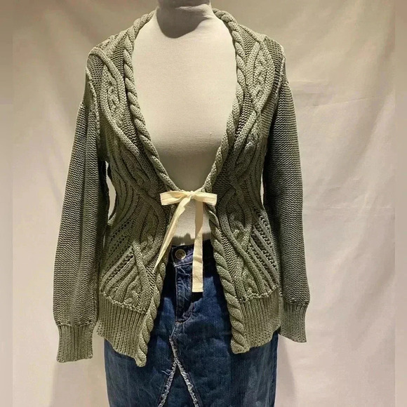 Banana Republic Cable Knit Ribbon Closure Cardigan, size L - Picture 1 of 5